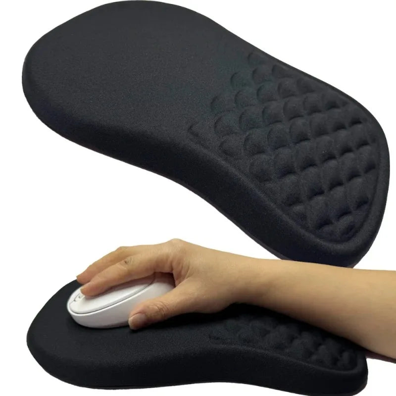 Ergonomic mouse pad