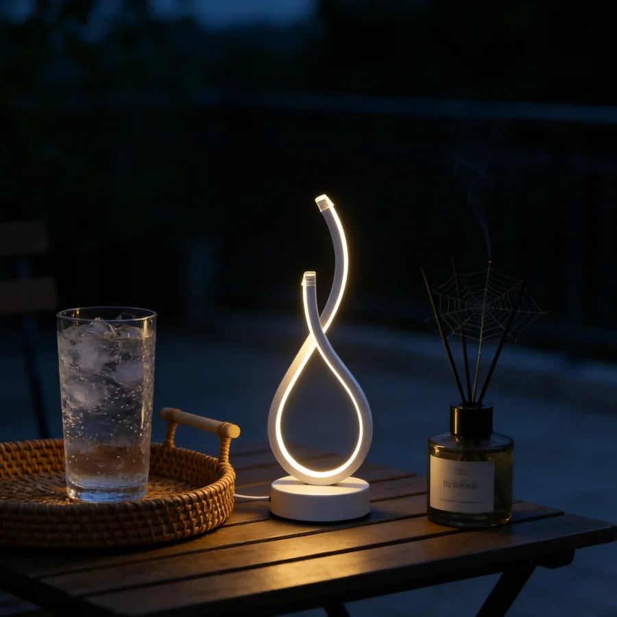 1PC Creative Modern Elegant White LOVE Gesture Desktop Lamp, USB Power Supply - Three-color Lighting, Suitable for Various Occas